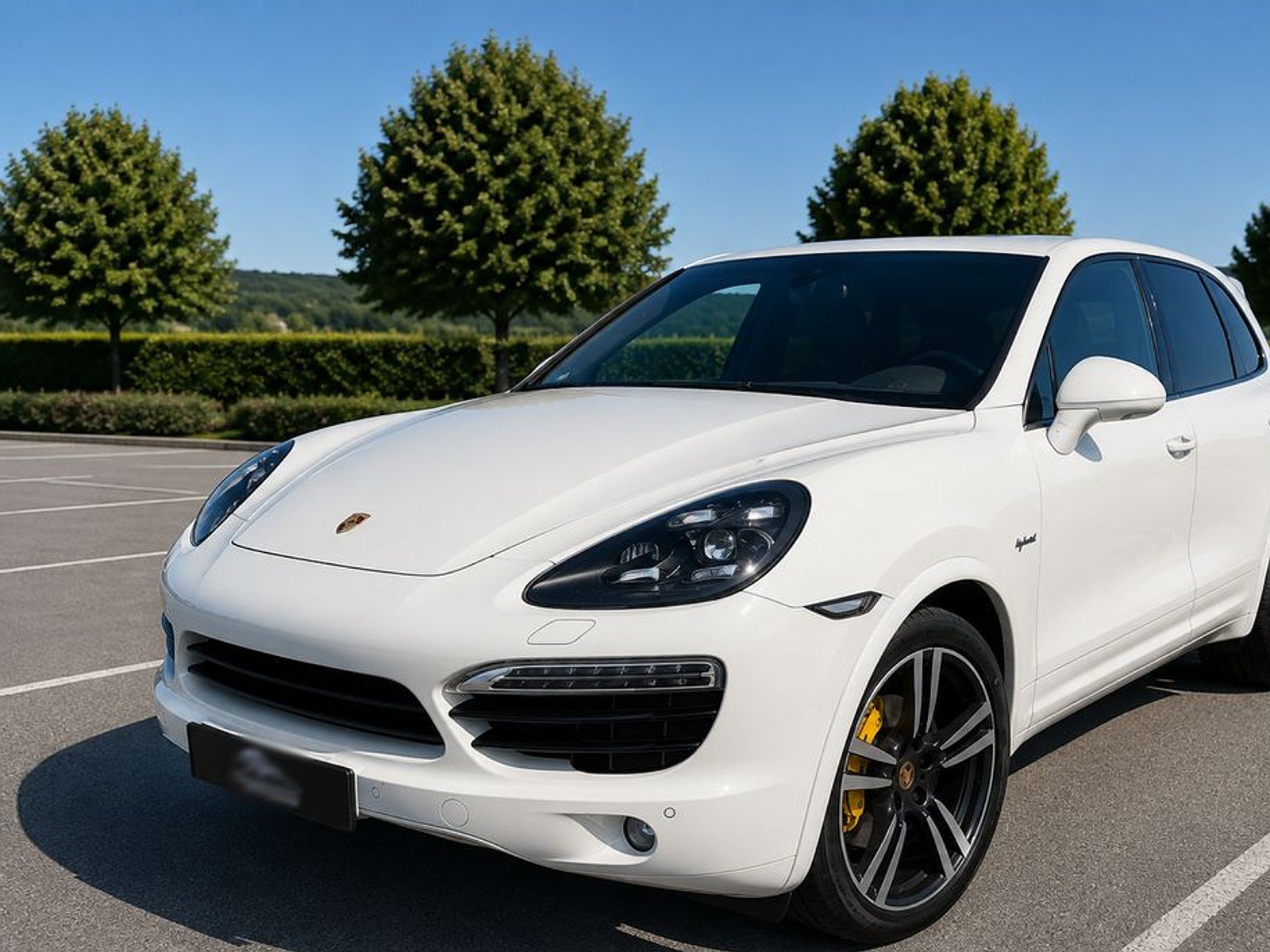 Porsche Cayenne S Hybrid 2012 blanc – vue avant 3/4